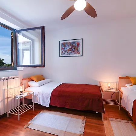 Marina Apartment Rakalj